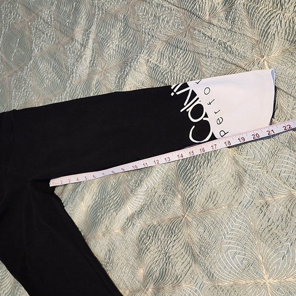 Calvin Klein Performance Stretch Cropped Leggings - Picture 10 of 11